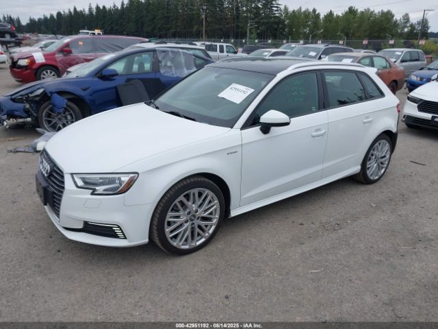 2018 AUDI A3 E-TRON WAUUPBFF7JA082516 Photo 1