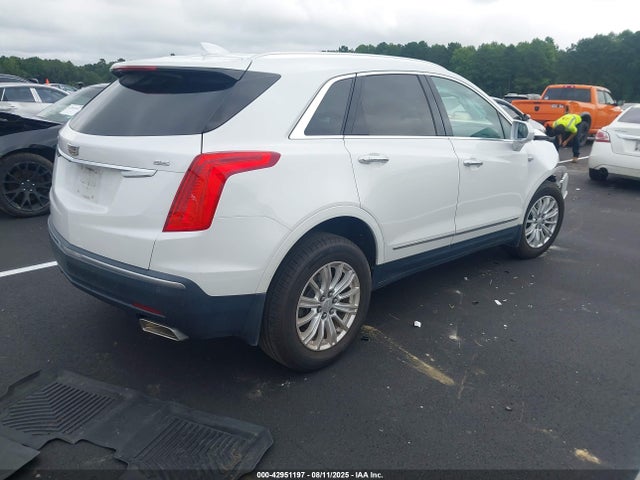 2017 CADILLAC XT5 1GYKNARS1HZ138586 Photo 3