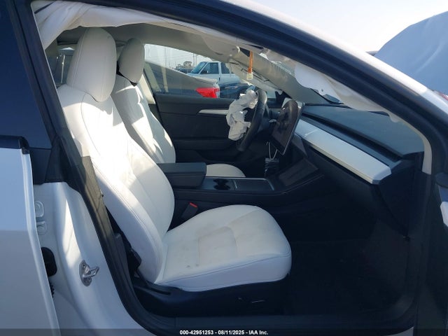 Продажа на аукционе авто 2023 Tesla Model 3 Rear-wheel Drive, vin: 5YJ3E1EA6PF655944, номер лота: 42951253