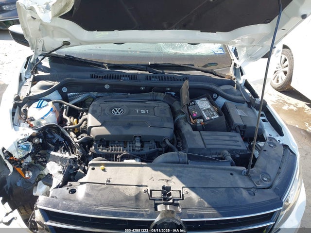 3VWD17AJ3HM283272 Volkswagen 1.8 tsi