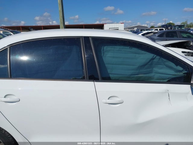 3VWD17AJ3HM283272 Volkswagen 1.8 tsi