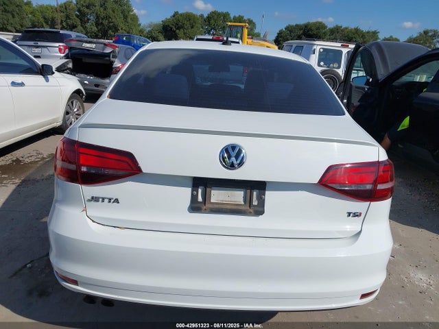 3VWD17AJ3HM283272 Volkswagen 1.8 tsi
