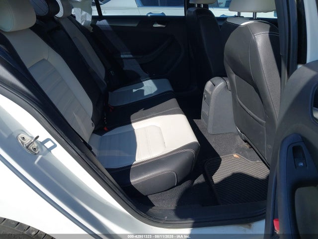 3VWD17AJ3HM283272 Volkswagen 1.8 tsi