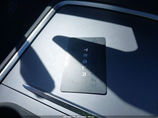 2024 TESLA MODEL Y 7SAYGDEE5RF016223 Photo 10