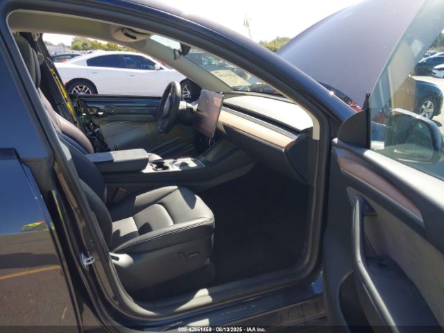 2024 TESLA MODEL Y 7SAYGDEE5RF016223 Photo 4