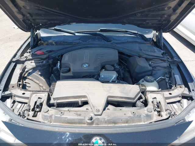 BMW 320i 2015 WBA3C3G59FNS74250 Image 10