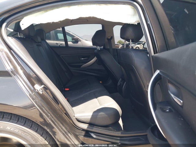 BMW 320i 2015 WBA3C3G59FNS74250 Image 8