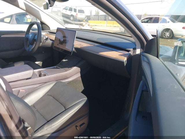 Tesla 2025 2025 7SAYGDEE8SF306526 Image 5