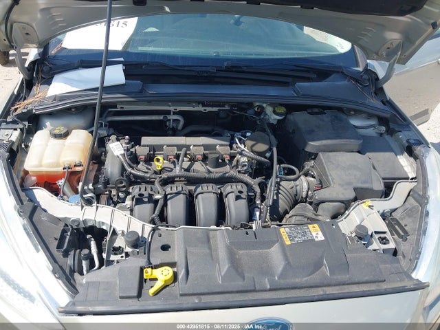 Ford Focus 2015 1FADP3F26FL210557 Image 10