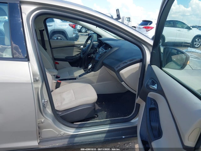 Ford Focus 2015 1FADP3F26FL210557 Image 5