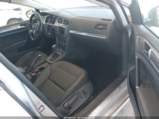 3VWH17AU2HM526887 Volkswagen 1.8 tsi