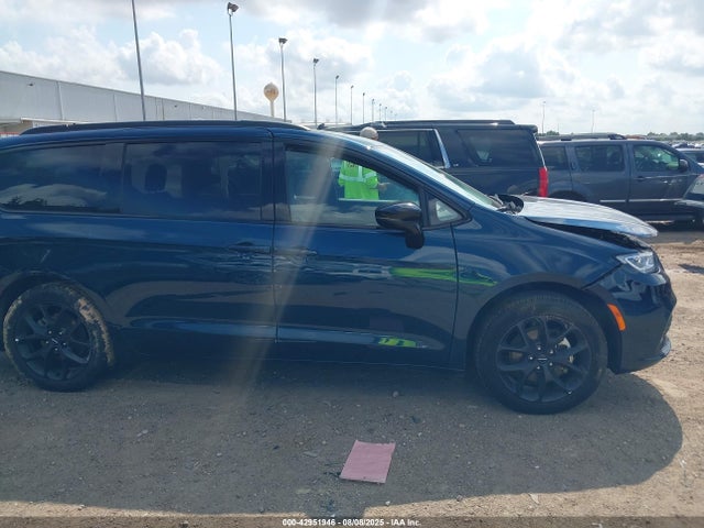Chrysler Pacifica 2025 2C4RC1GG0SR522062 Image 12