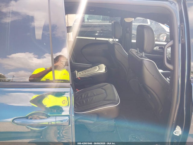 Chrysler Pacifica 2025 2C4RC1GG0SR522062 Image 8