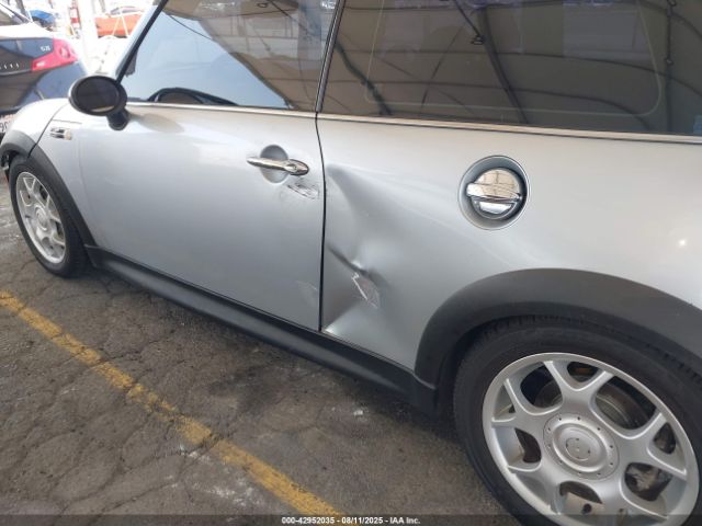 2005 MINI COOPER S WMWRE334X5TG95263 Photo 5