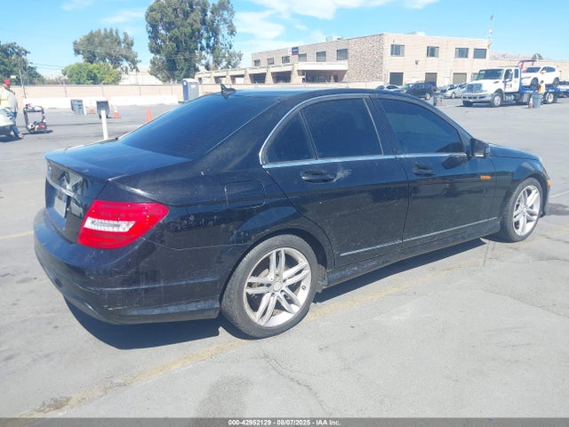 Mercedes-Benz 2014 2014 WDDGF4HB6ER305022 Image 4