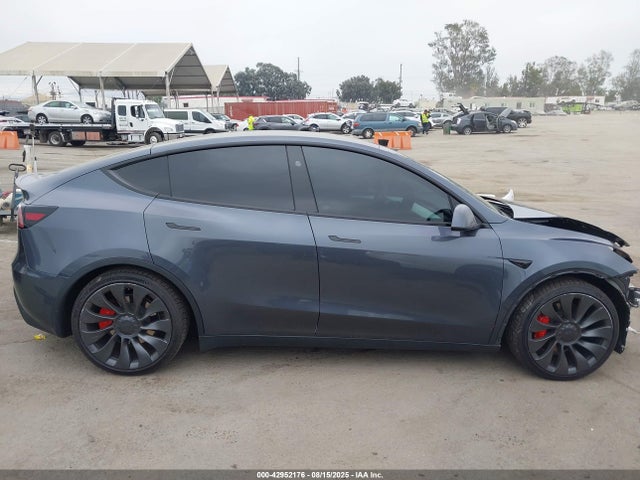 Tesla Model Y 2023 7SAYGDEF5PF863538 Image 14