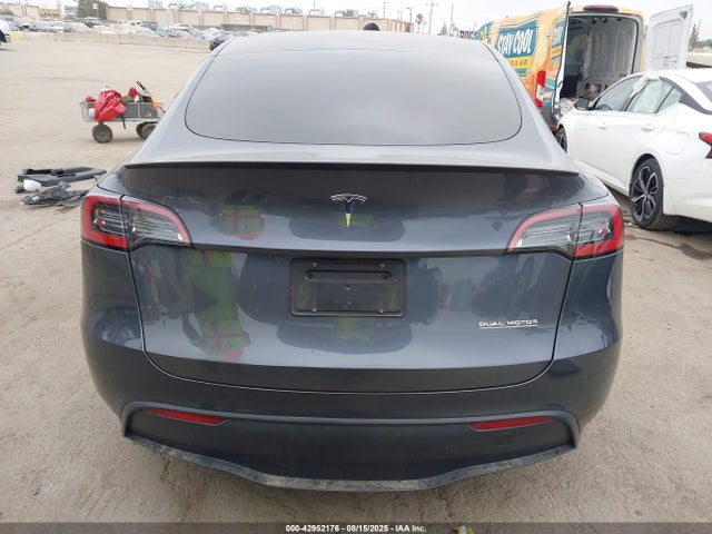Tesla Model Y 2023 7SAYGDEF5PF863538 Image 17