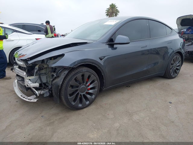 Tesla Model Y 2023 7SAYGDEF5PF863538 Image 2