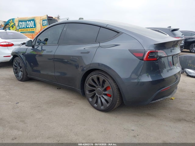 Tesla Model Y 2023 7SAYGDEF5PF863538 Image 3