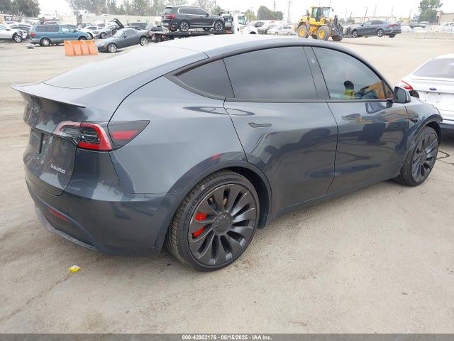 Tesla Model Y 2023 7SAYGDEF5PF863538 Image 4