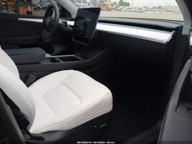 Tesla Model Y 2023 7SAYGDEF5PF863538 Image 5