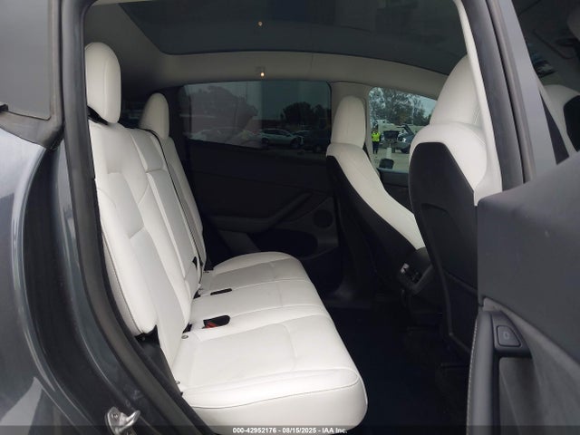 Tesla Model Y 2023 7SAYGDEF5PF863538 Image 8