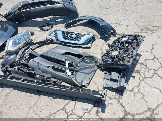 Nissan 2017 2017 JN8AT2MT4HW387466 Image 12