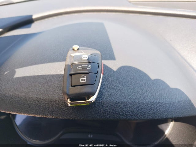 2018 AUDI A3 WAUB8GFF6J1028884 Photo 10