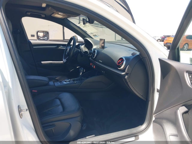 2018 AUDI A3 WAUB8GFF6J1028884 Photo 4