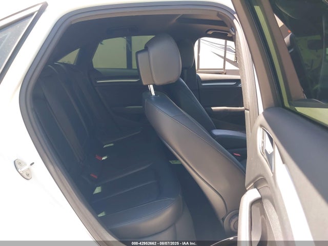 2018 AUDI A3 WAUB8GFF6J1028884 Photo 7