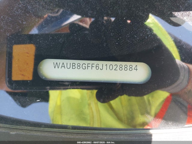 2018 AUDI A3 WAUB8GFF6J1028884 Photo 8