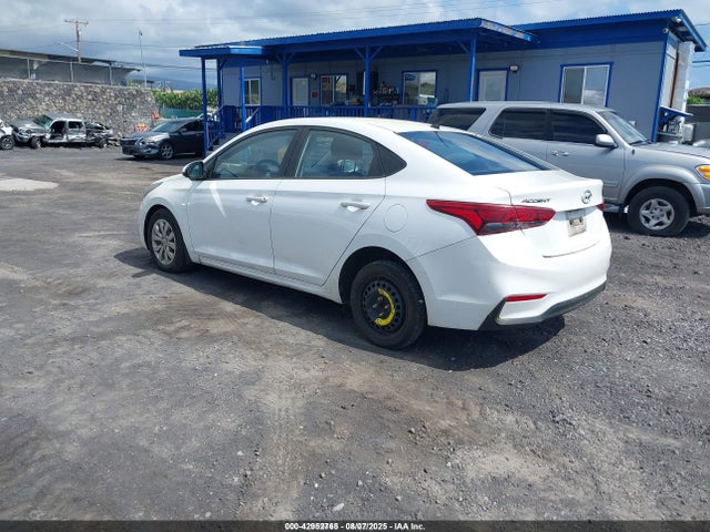 Hyundai Accent 2018 3KPC24A35JE020888 Image 3