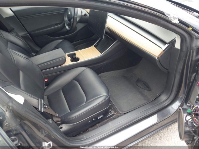 2018 TESLA MODEL 3 5YJ3E1EB7JF103885 Photo 4