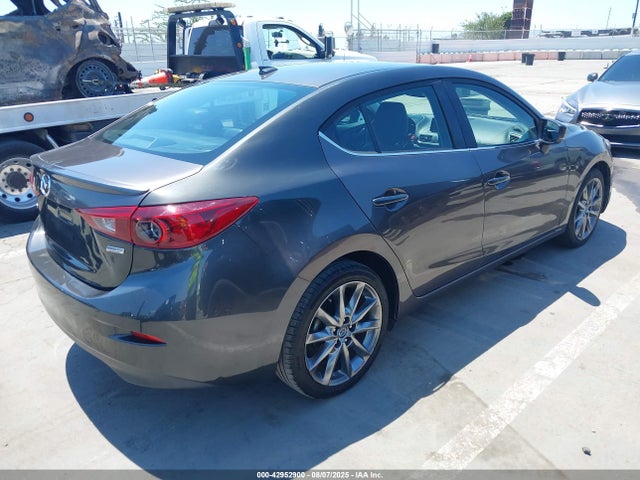 3MZBN1W39JM232979 Mazda py