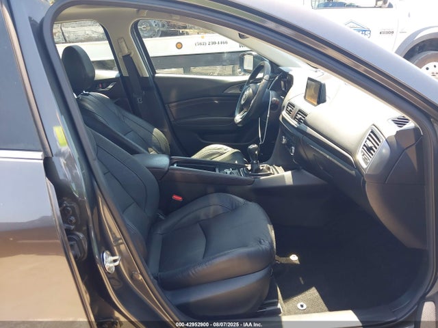 3MZBN1W39JM232979 Mazda py