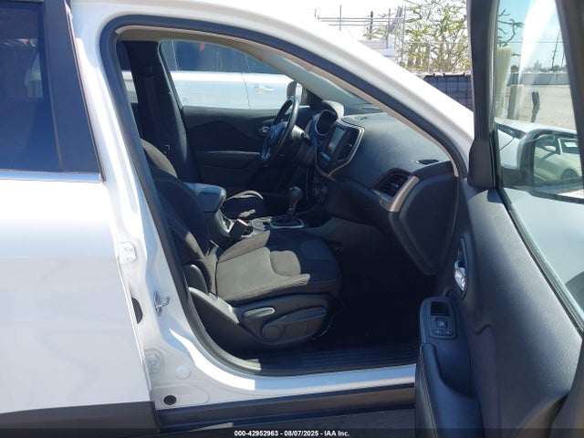 1C4PJLCB1HW503331 Jeep 2017
