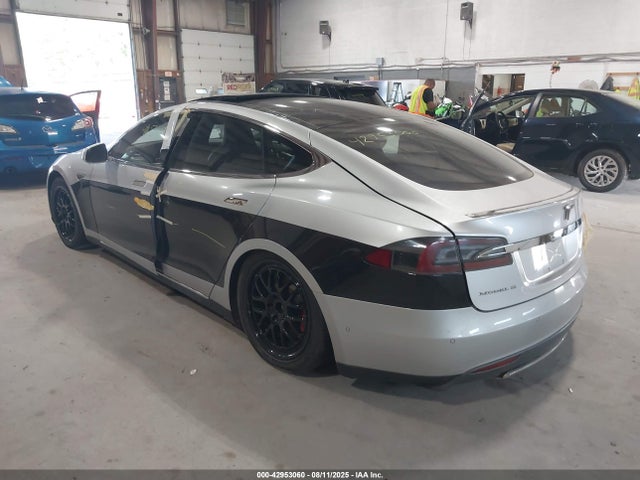 2014 TESLA MODEL S 5YJSA1H24EFP63990 Photo 2