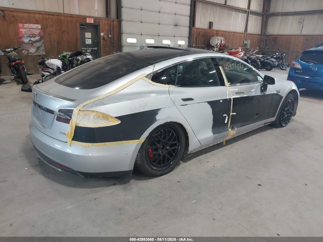 2014 TESLA MODEL S 5YJSA1H24EFP63990 Photo 3