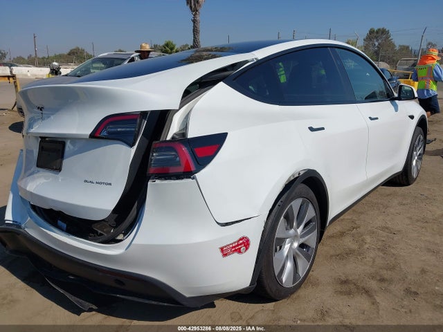 2023 TESLA MODEL Y 7SAYGDEEXPA150557 Photo 3