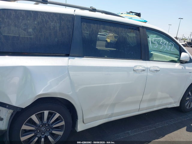 Toyota Sienna Xle 7 Passenger 2018 5TDDZ3DC2JS203743 Image 14