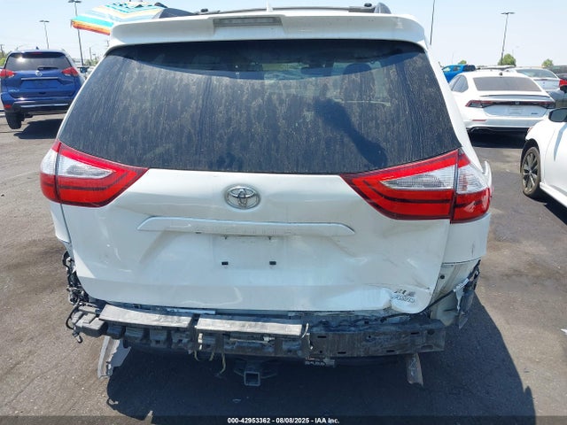Toyota Sienna Xle 7 Passenger 2018 5TDDZ3DC2JS203743 Image 17