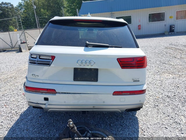 Audi 2017 2017 WA1VAAF70HD015447 Image 17