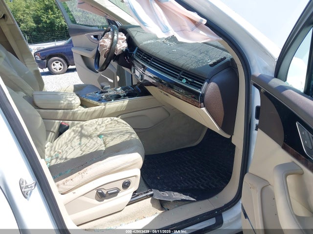 Audi 2017 2017 WA1VAAF70HD015447 Image 5