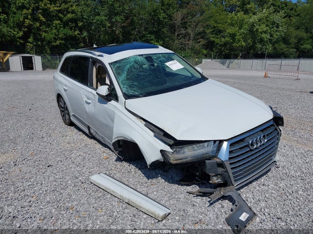 Audi 2017 2017 WA1VAAF70HD015447 Image 6