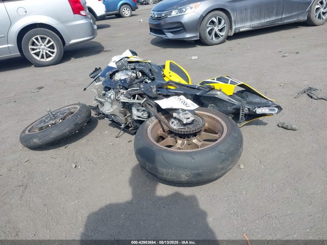Yamaha Yzf-r1 2017 JYARN40E2HA000613 Image 3