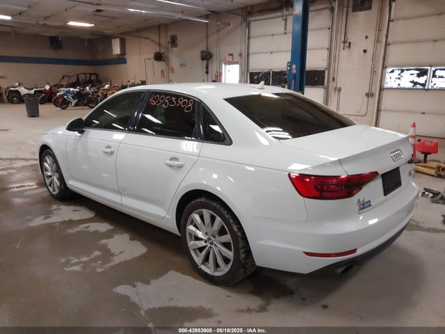 2017 AUDI A4 WAUANAF44HN069968 Photo 2