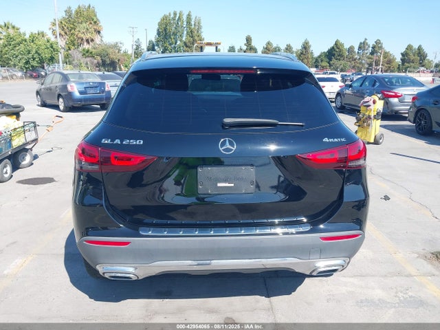 W1N4N4HBXNJ411397 Mercedes-Benz m260