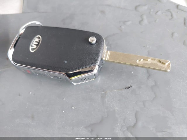 42954103 :رقم المزاد ، KNDJ23AUXL7049123 vin ، 2020 Kia Soul S مزاد بيع