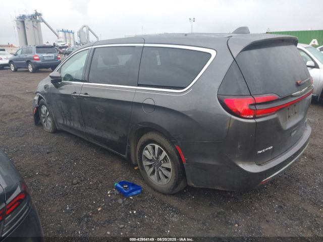 2022 CHRYSLER PACIFICA HYBRID 2C4RC1L72NR206835 Photo 2