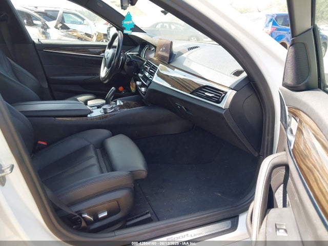 WBAJA7C56KG910678 BMW 530I